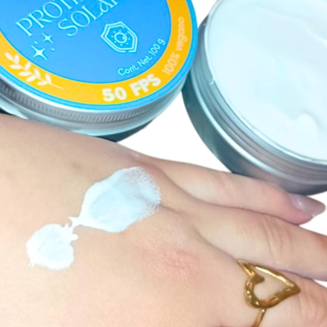 Protector solar de viaje FPS 50 biodegradable de 100 g - STATUS VERDE