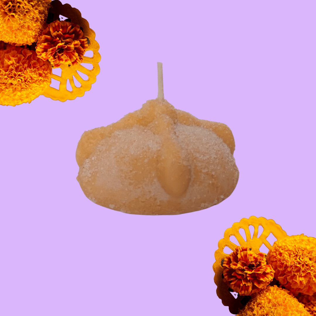 Vela con forma y aroma a Pan de Muerto - STATUS VERDE